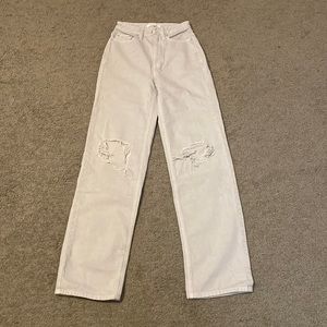 Straight Leg 90s Boyfriend Knee ripped jeans